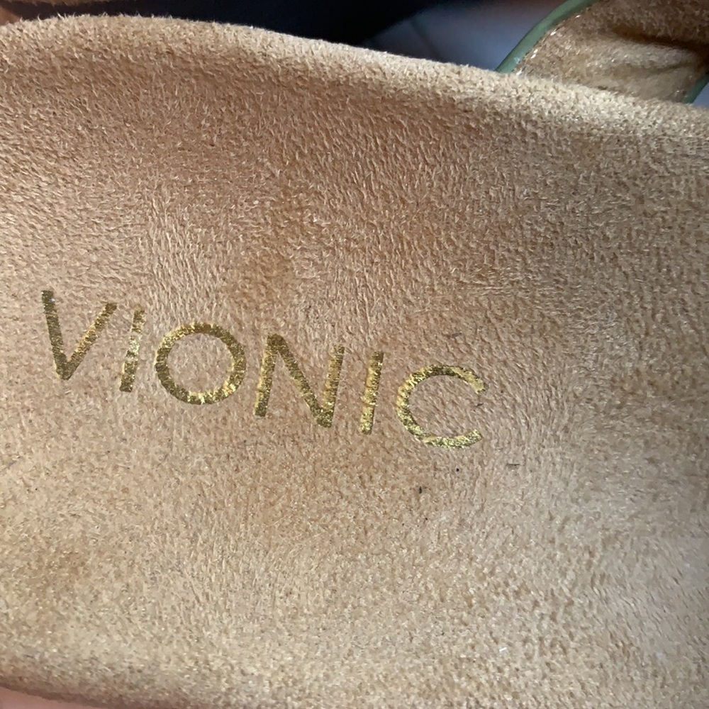 Vionic Light Green Croc Pattern Wedge Sandal - 6.… - image 3